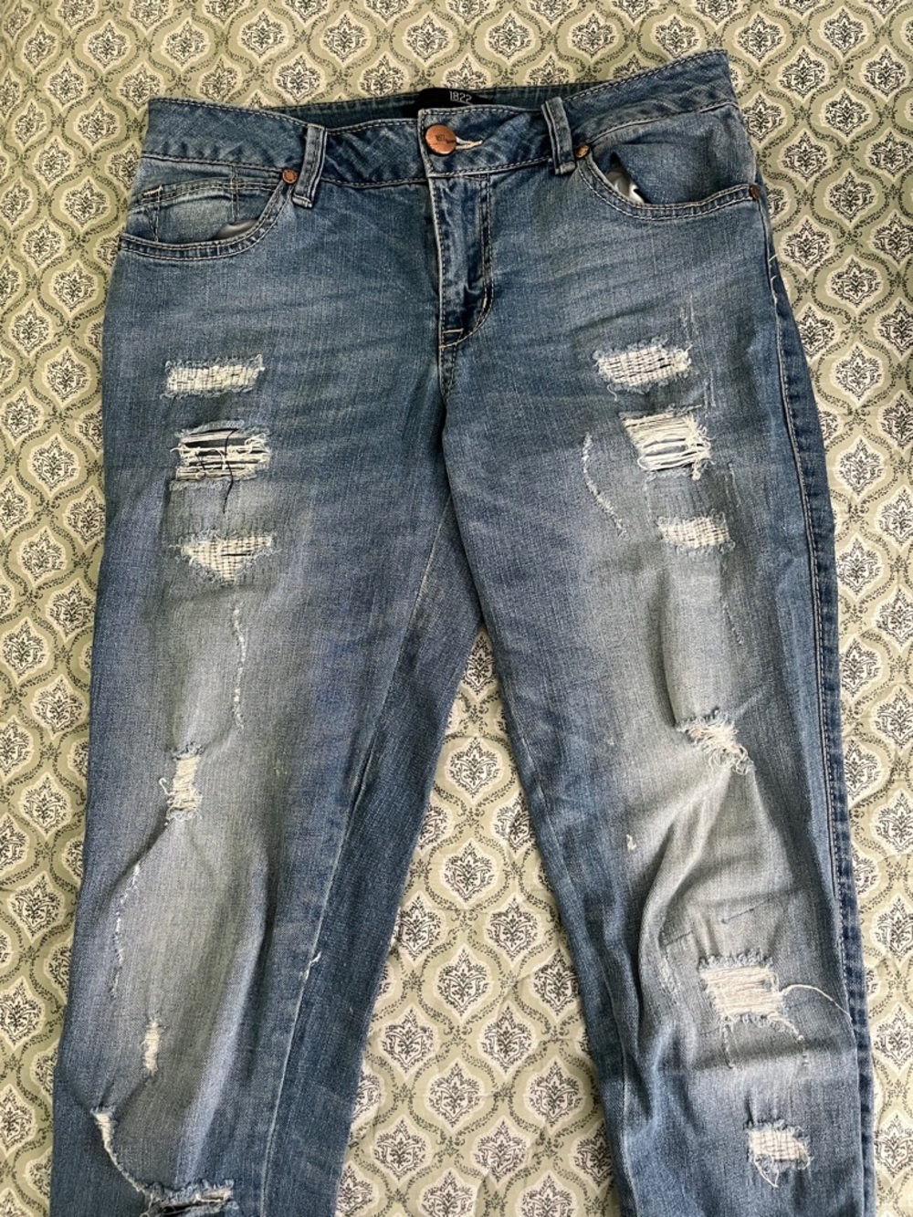 1822 Denim Distressed Blue Slim Straight Jeans